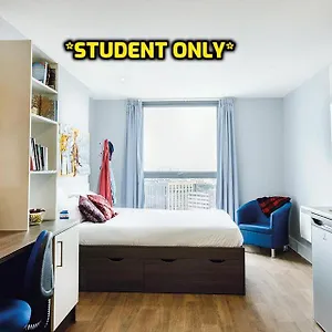 Student Only Zeni Students En-Suites In Bournemouth Bournemouth