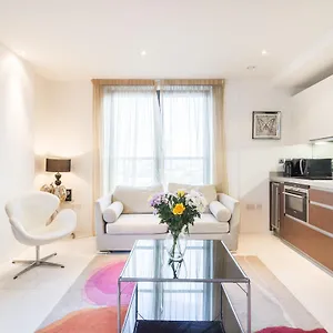 Apartment Prime - Canary Wharf, London